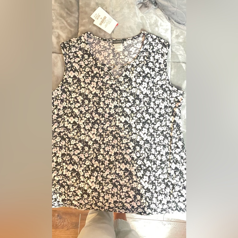 Ladies flowered sleeveless Top
